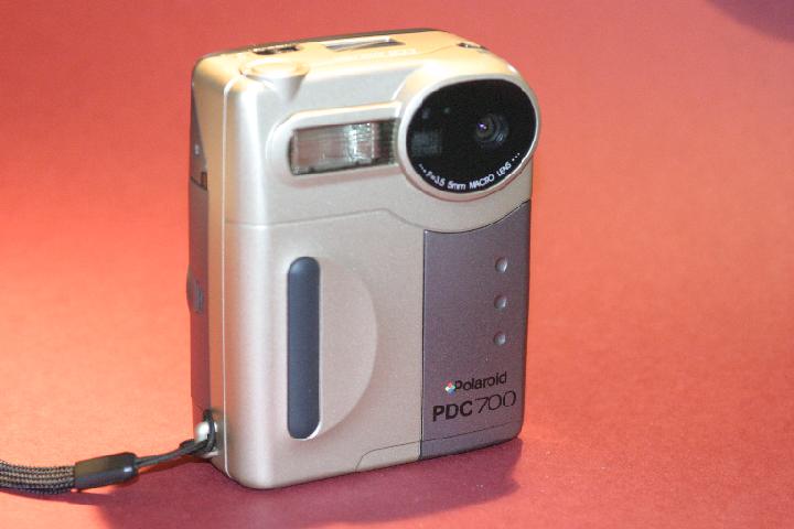 POLAROID_PDC700_2004.JPG