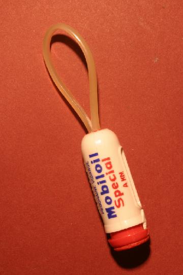 Lubrifiant_MOBIL_mobiloil_special_4.JPG