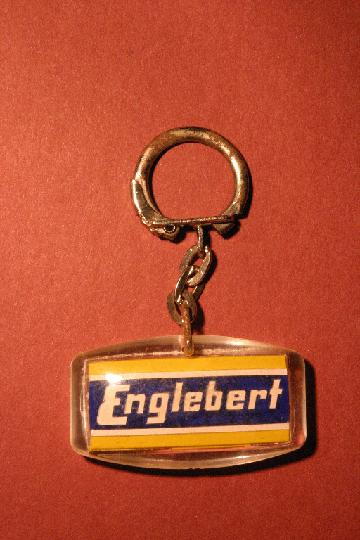 Pneu_ENGLEBERT_2_(bleu).JPG