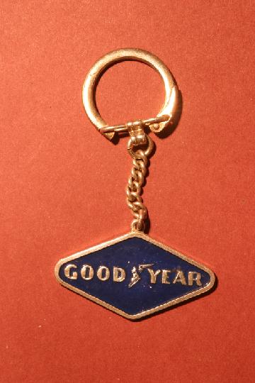 Pneu_GOODYEAR_1b_(ES).JPG