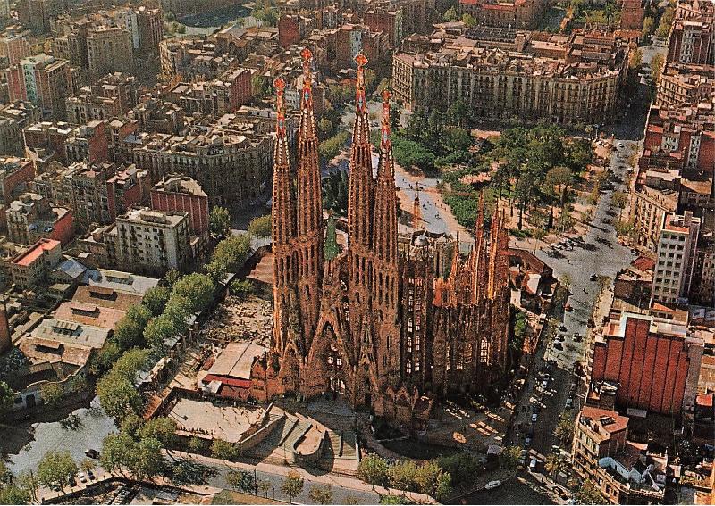 Barcelone_Sagrda_Familia_1980.jpg