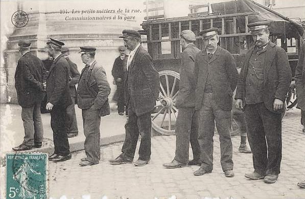 Les_Commissionnaires_a_la_Gare.jpg