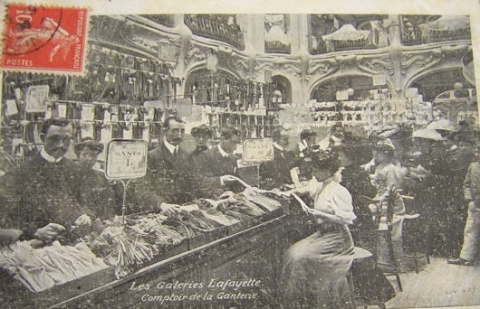 Les_Vendeuses_des_Galeries_Lafayette.jpg