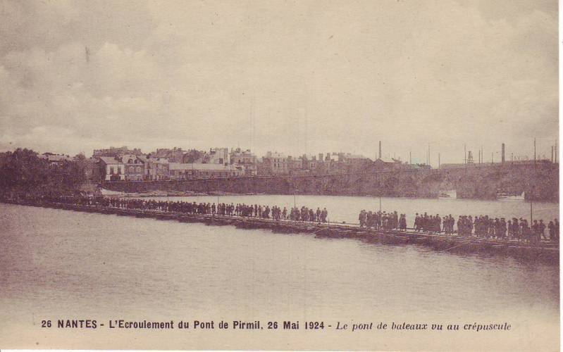 Nantes_L-Ecroulement_Pont_de_Pirmil_Le_Pont_de_Bateau_au_Crepuscule.jpg