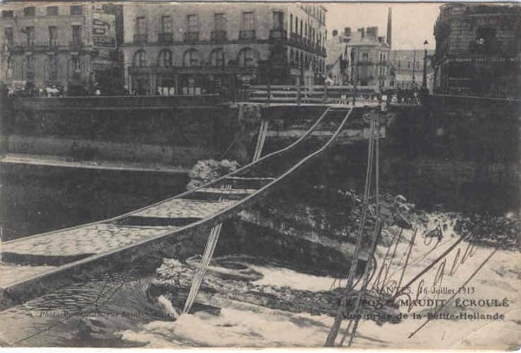 Nantes_Le_Pont_Maudit_ecroule.JPG