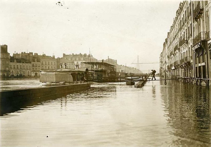 Nantes_Inondation_Quai_de_la_Fosse.jpg