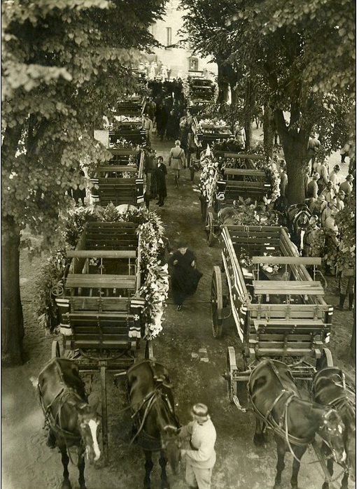 Nantes Obseques des victimes du Saint Philibert Ancienne Photo Rol 1931_1.jpg