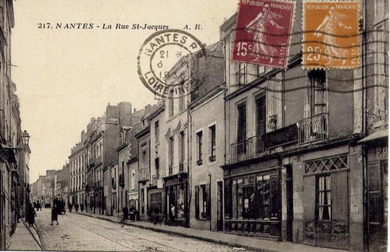 Nantes_la_rue_St_Jacques.jpg