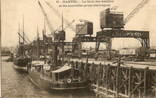 Nantes_Le_Quai_des_Antilles_01.jpg