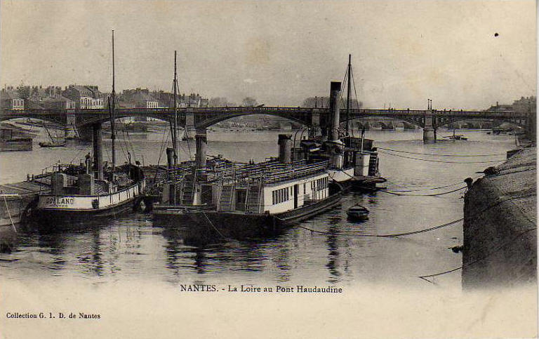 Nantes_La_Loire_au_Pont_Haudaudine.jpg