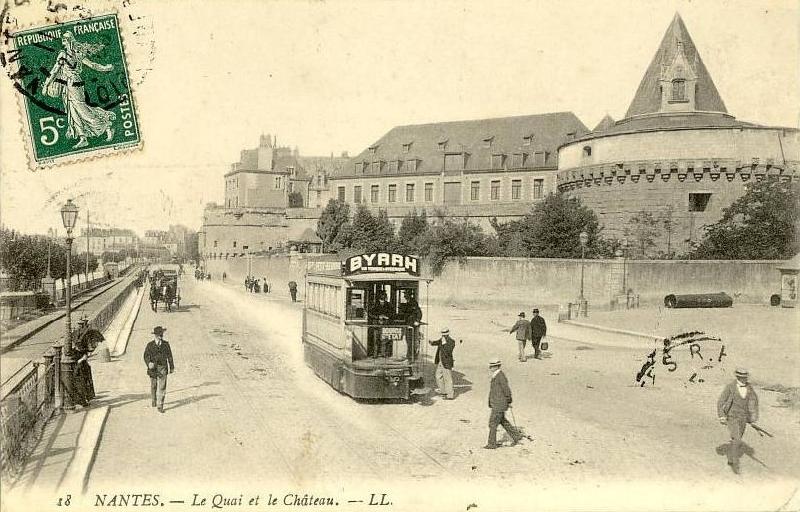 Nantes_le_Quai_et_le_Chateau.JPG