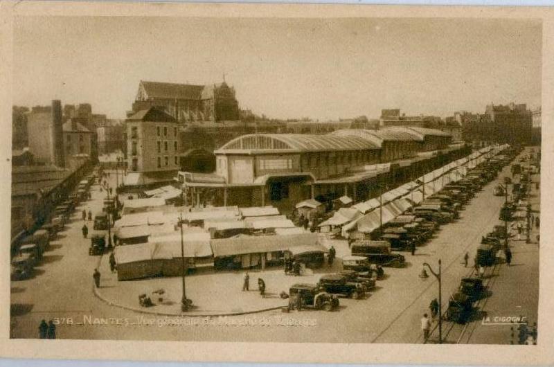 Nantes_Vue_Generale_du_Marche_de_Talensac.JPG