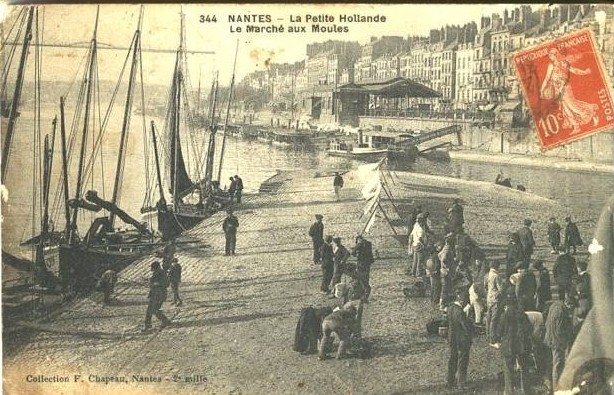 Nantes_La_Petite_Hollande_Le_Marche_aux_moules.JPG