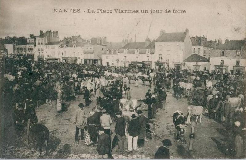 Nantes_La_Place_Viarme_un_Jour_de_Foire.JPG