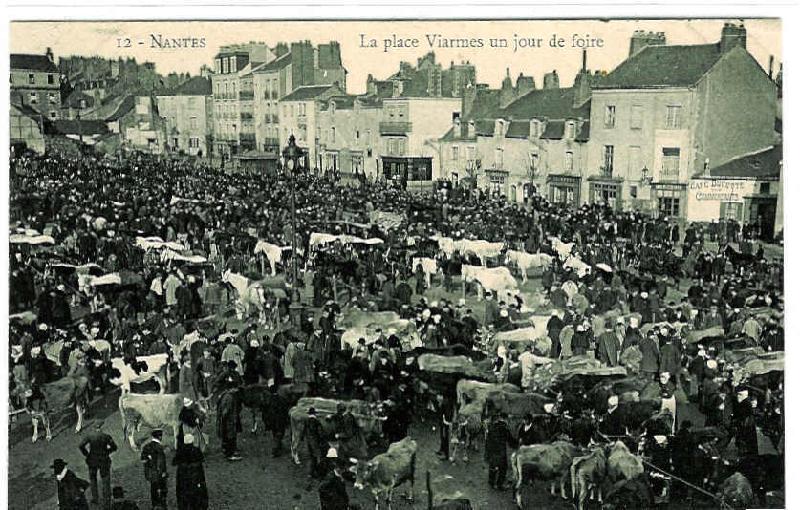 Nantes_Place_Viarmes_un_jour_de_Foire_00.jpg