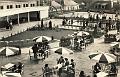 Nantes_Sur_la_terrasse_des_grands_magasins_Decre_01