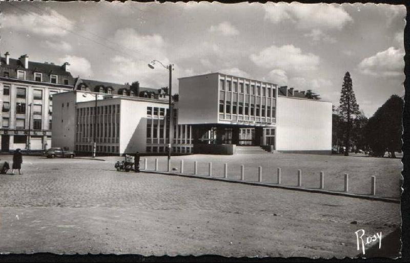 Nantes_Restaurant_universitaire.JPG