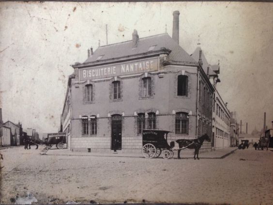 Nantes_BN, place_François_II_Nantes_1903.jpg