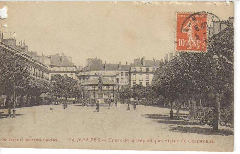 Nantes_Cours_de_la_Republique_Statut_de_Cambronne .jpg