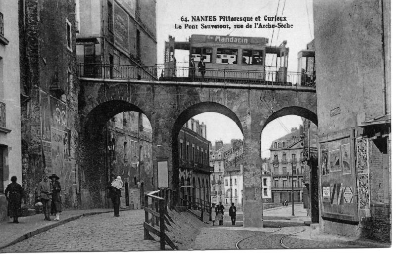 CPA/Nantes/Nantes Centre/Graslin Royale Commerce Bouffay/Nantes_Le_Pont_Sauvetout_rue_de_lArche