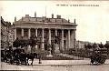 Nantes_Le_Square_et_le_Palais_de_la_Bourse