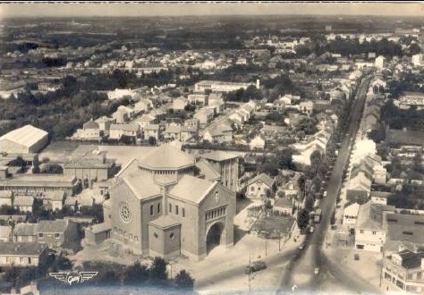 Nantes_Eglise_Sainte_Therese_01.JPG