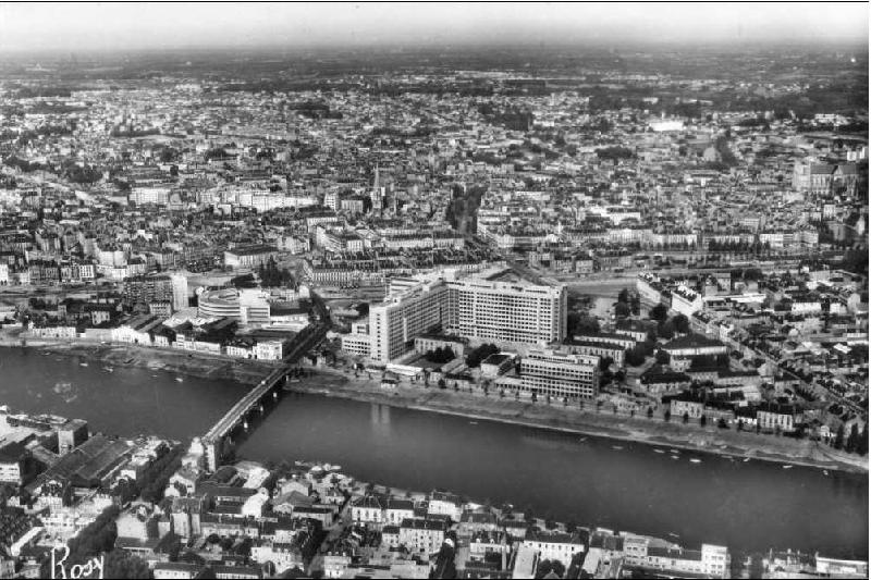 Nantes_Le_CHU_Le_Pont_Haudaudine.jpg