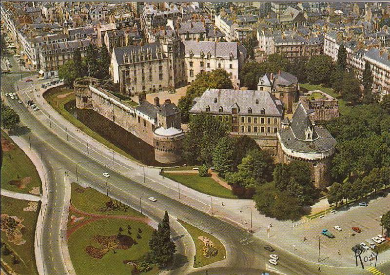 Nantes_Le_Chateau_vers_L'est.jpg