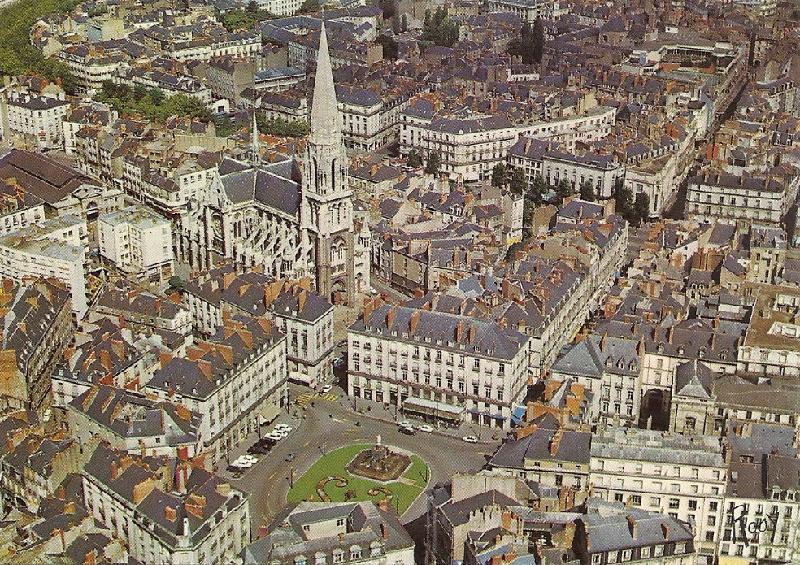 Nantes_Place_ST_Nicolas_&_Royale.jpg