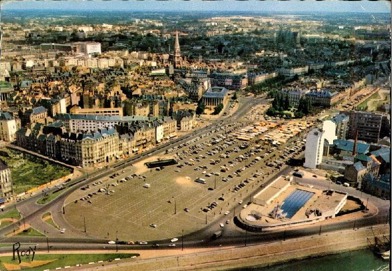 Nantes_Place_de_la_Petite_Hollande.jpg