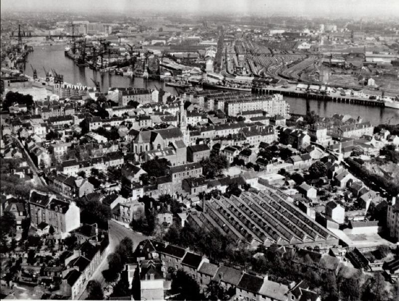 Nantes_la_Loire_et_les_quartiers_industriels.jpg