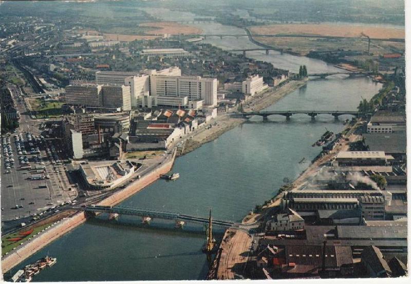 Nantes_les_Ponts_Le_CHU.jpg