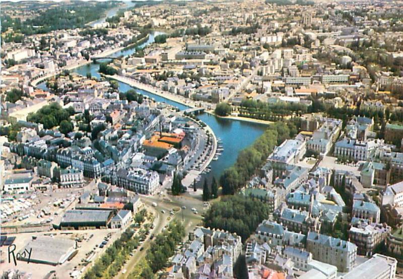 Nantes_vue_aerienne_sur_l'Erdre.jpg