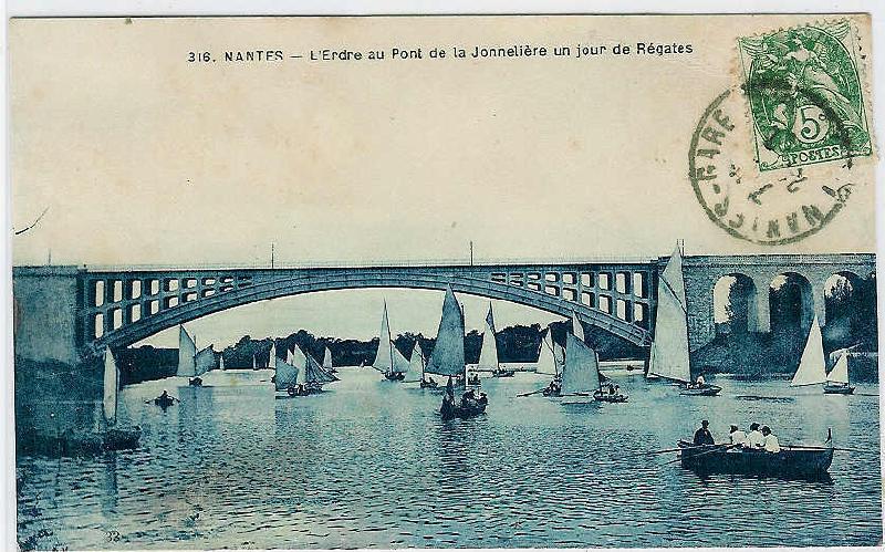 Nantes_L-Erdre_au_Pont-de_la Jonneliere_un_jour_de_regates.jpg