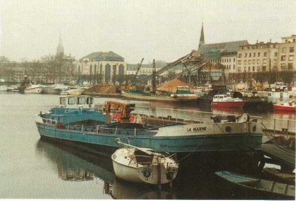 Nantes_Canal_ St _Felix_Peniche_ sabliere.JPG