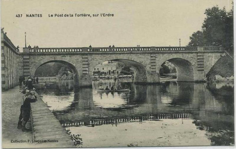 Nantes_Le_Pont_de_la_Tortiere_sur_l-Erdre.jpg