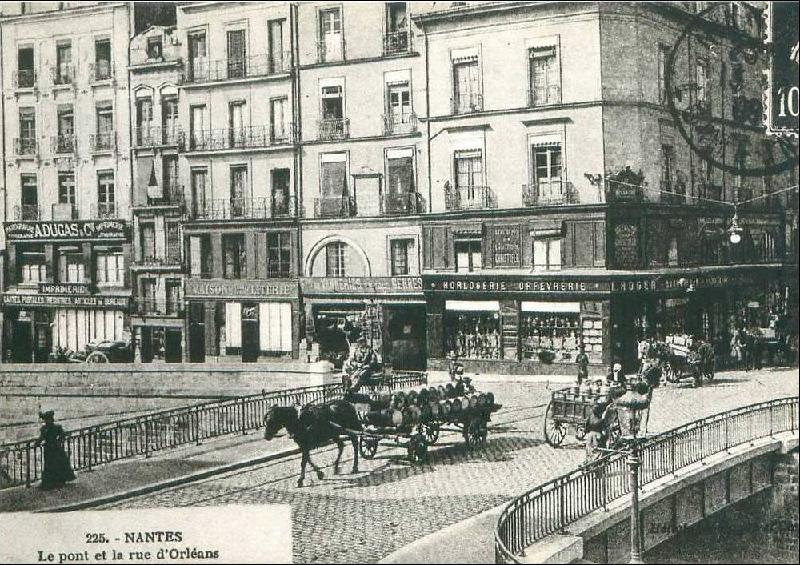 Nantes_Le_Pont_et_la_rue_d-Orleans.jpg