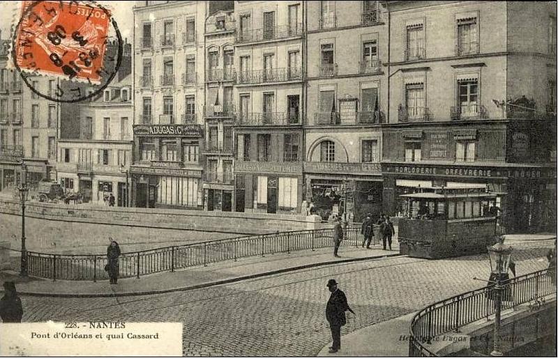 Nantes_Pont_d-Orleans_et_quai_Cassard.JPG