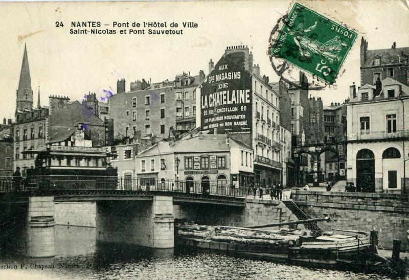 Nantes_Pont_de_l-hotel _de_ville_Saint_Nicolas_et_pont Sauvetout.jpg