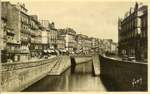 Nantes_Quai_Cassard_ le_Canal.jpg