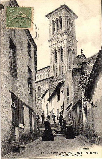 Clisson_Rue_Tire_Jarret_et_Tour_Notre_Dame.jpg