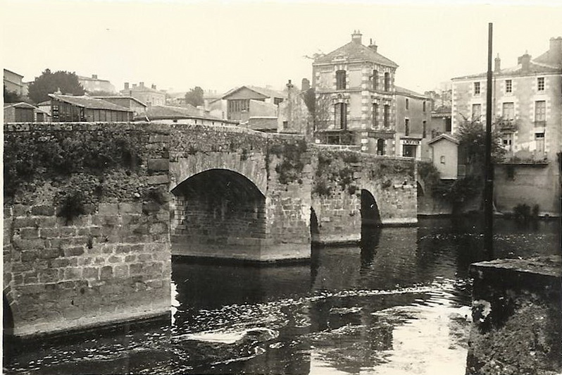 Clisson_le_Pont_de_Ville.jpg