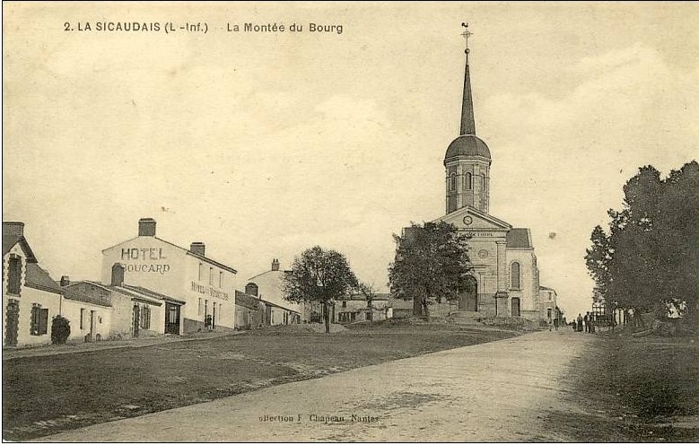 La_Sicaudais_La_Montee_du_Bourg.jpg