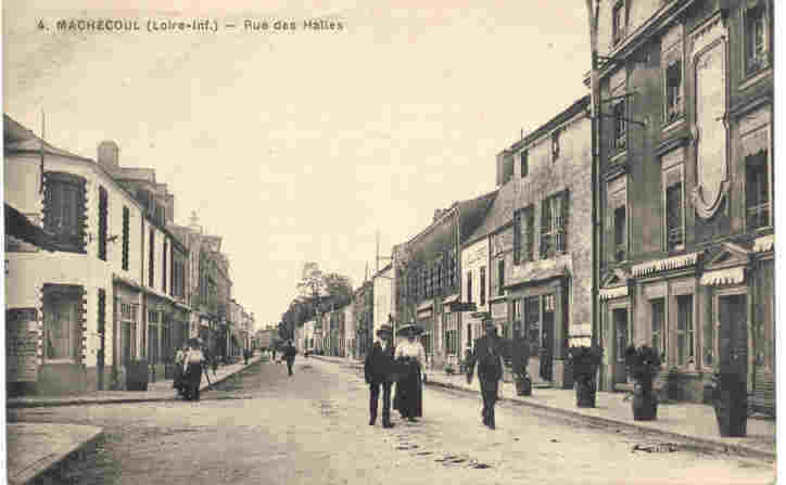 Machecoul_Rue_des_Halles.jpg