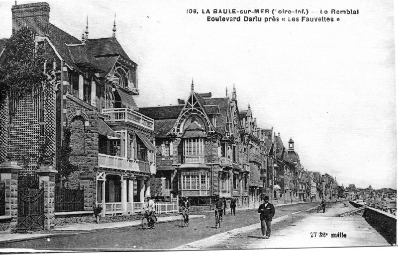 La_Baule_Le_Remblai_Boulevard_Darlu_sjp.jpg