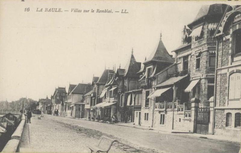 La_Baule_Villas_sur_le_Remblai.jpg