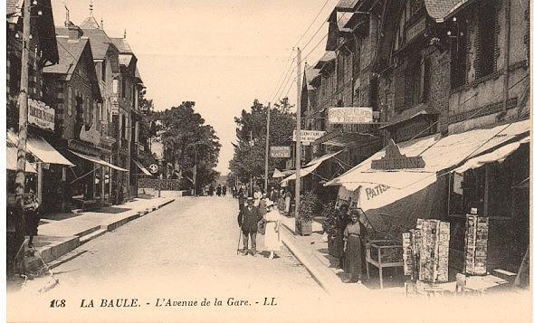 La_Baule_l-Avenue_de_la_Gare.jpg