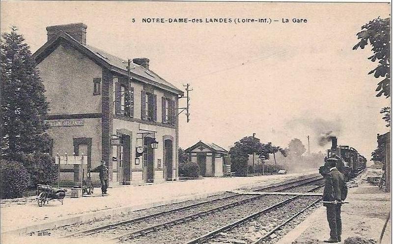 Notre-Dame-des-Landes_La_Gare.jpg