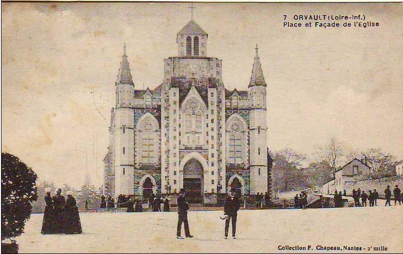 Orvault_place_de_l-eglise.jpg