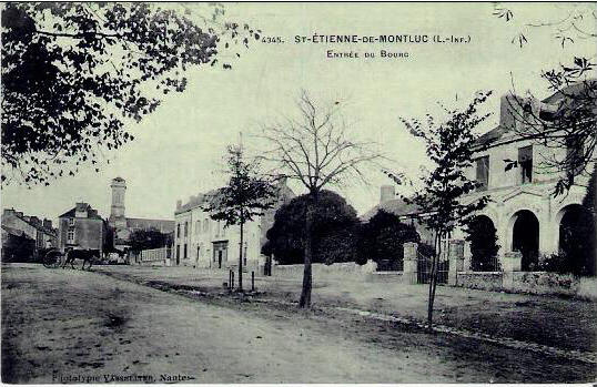 ST-Etienne-de-Mont-Luc_Entree_du_Bourg.jpg